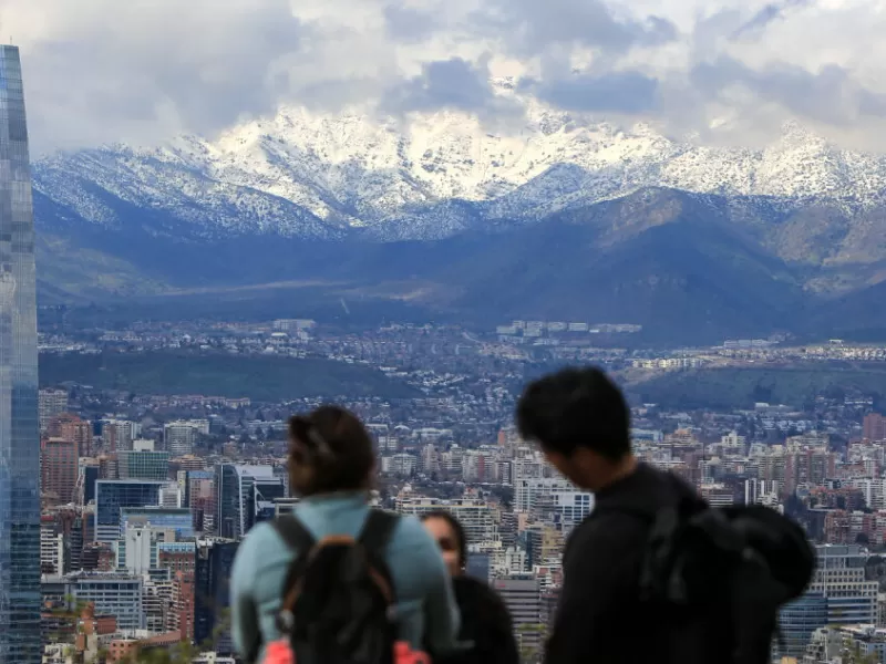 Ciudad de Santiago es una de las 3 más caras de Sudamérica para los extranjeros