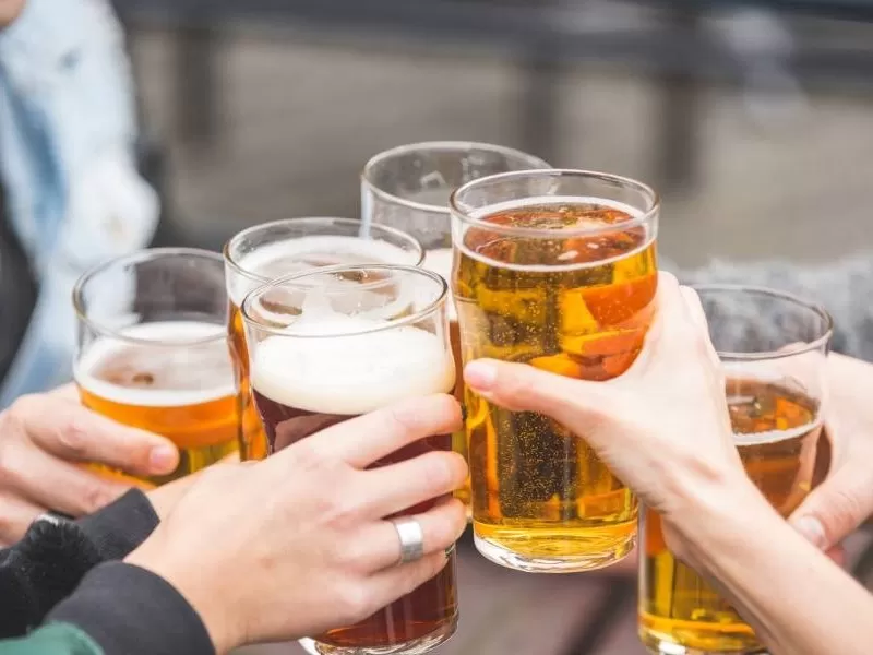 Coronavirus: OMS afirma que tomar licor no te hace inmune