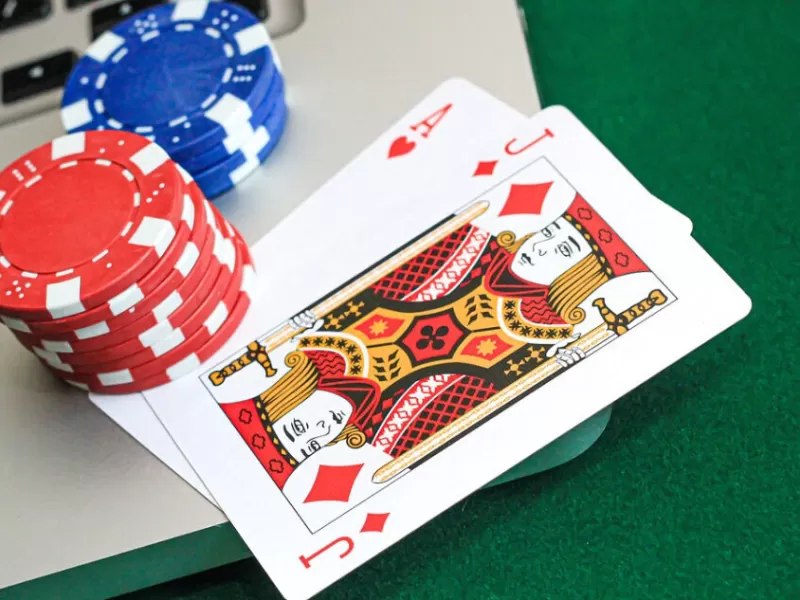 El Gobierno da un paso adelante para regular el juego y los casinos en línea: los requisitos y las restricciones