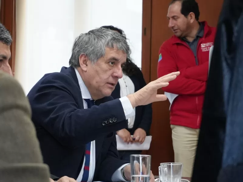 Gobierno Regional de Los Lagos asegura $4.762 millones para 17 proyectos y generará 352 empleos