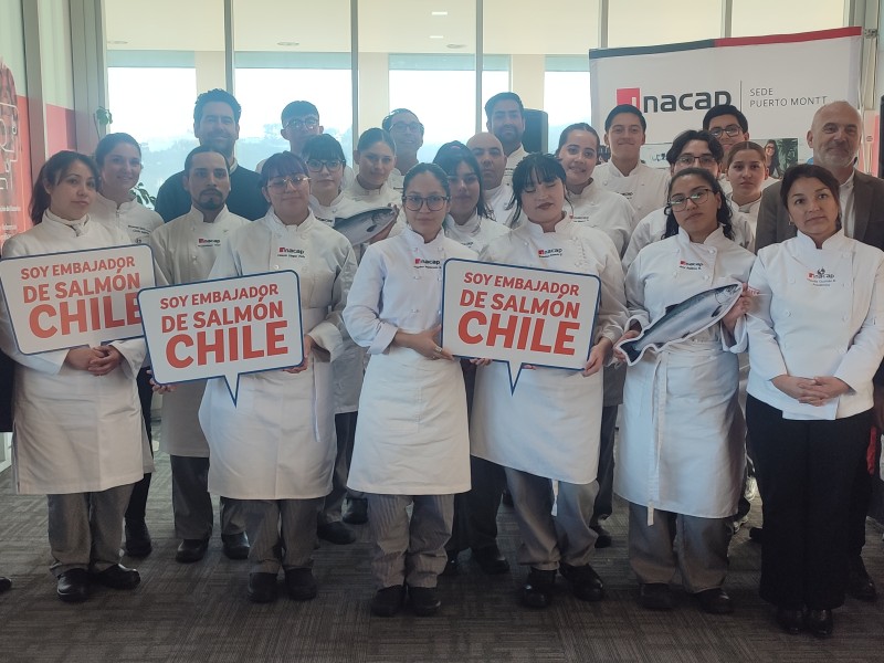INACAP y SalmonChile certifican a primeros Embajadores del Salmón