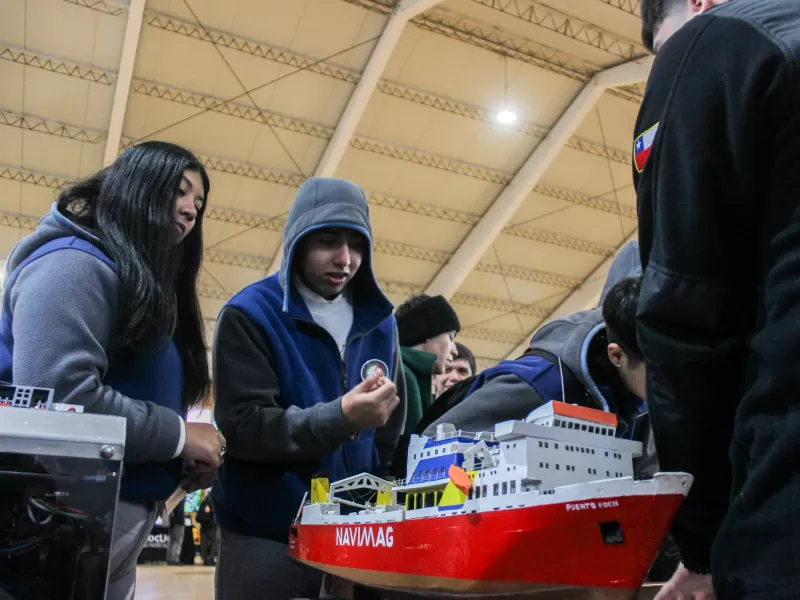 Más de 300 estudiantes visitaron la Feria  “Despertando Vocaciones TP”