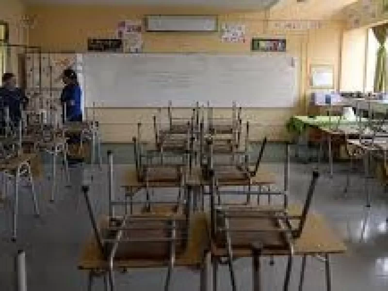 Mineduc mantiene adelanto de vacaciones de invierno pese a cuestionamientos de Colegio de Profesores