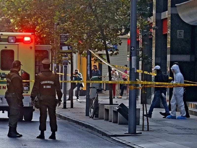 "No debería haber sido detenido": alcalde de Renca defiende a hombre con Covid-19 sorprendido en AFC