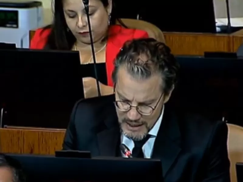 PDG informa salida de sus filas del "Doctor File"
