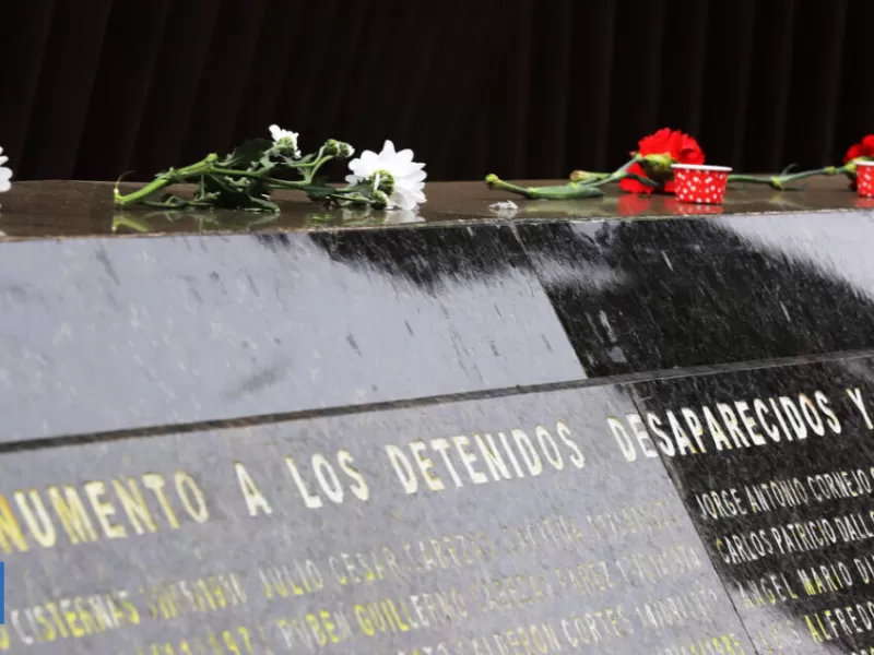 Presentan en el oficialismo proyecto para castigar con cárcel la negativa a violaciones de DDHH