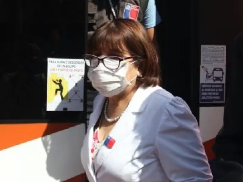 Seremi de Salud Metropolitana Rosa Oyarce en cuarentena preventiva por posible contagio de Covid-19